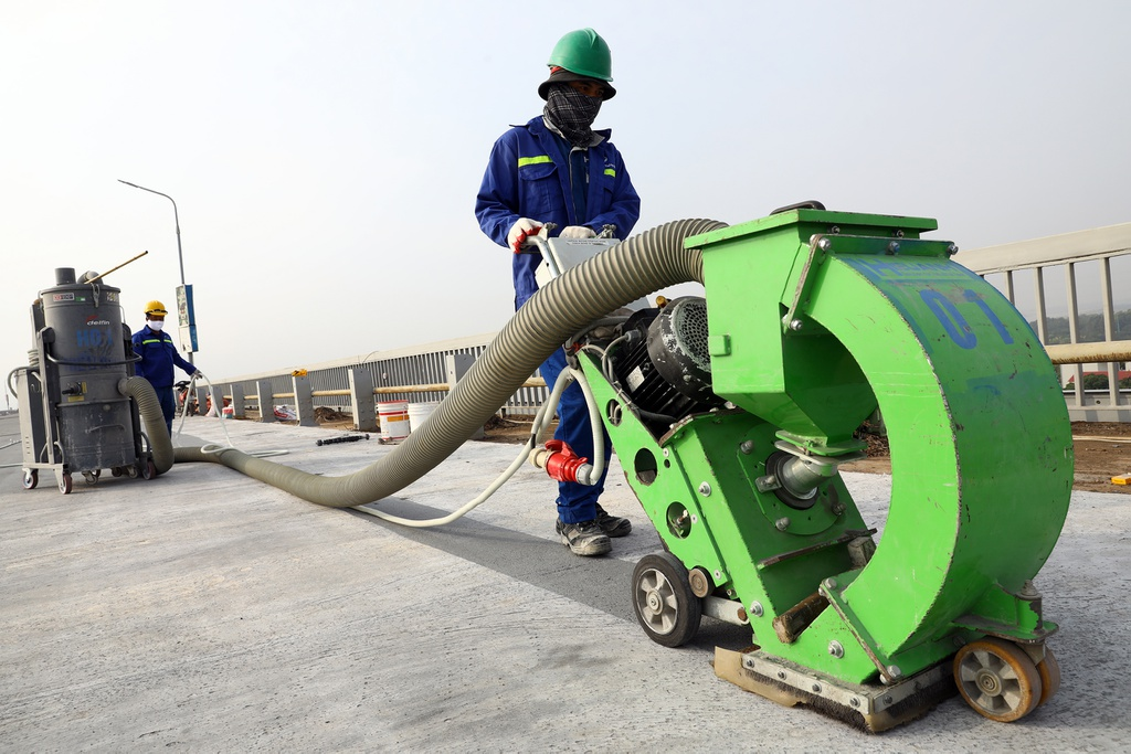 Quả Lô Tạo Nhám Bề Mặt Bê Tông 50 - Giải Pháp Chống Trơn Trượt Hiệu Quả và Thẩm Mỹ 1 Quả Lô Tạo Nhám Bề Mặt Bê Tông 50 - Giải Pháp Chống Trơn Trượt Hiệu Quả và Thẩm Mỹ