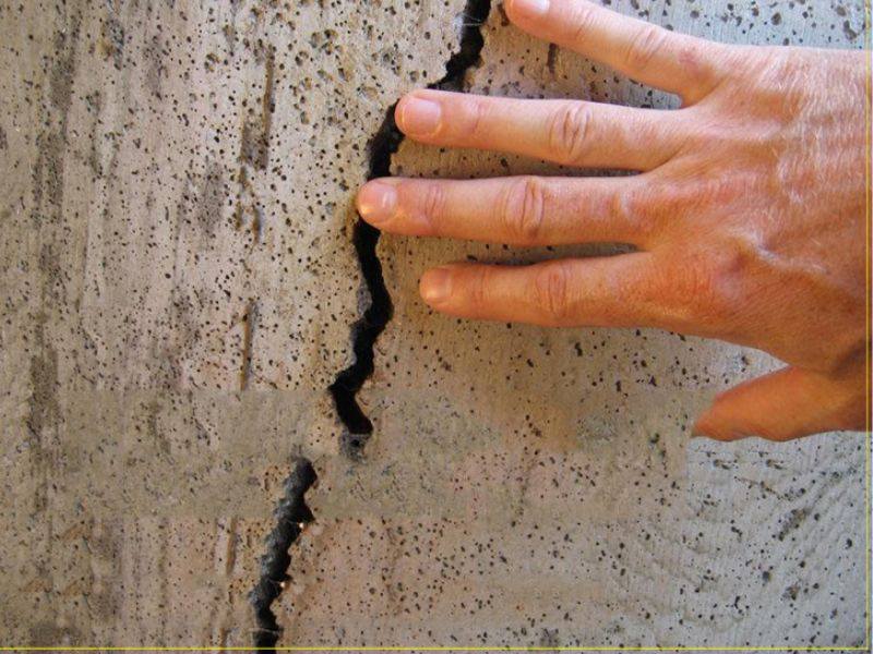 Cắt bê tông bị nứt Nguyên nhân và Cách phòng tránh 1 be tong bi nut