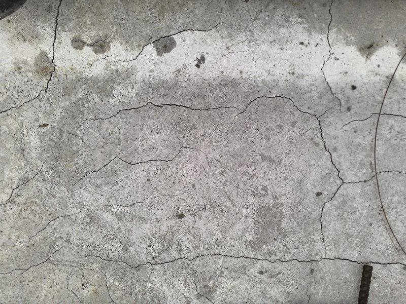 Cắt bê tông bị nứt Nguyên nhân và Cách phòng tránh 2 cach xu ly be tong bi nut